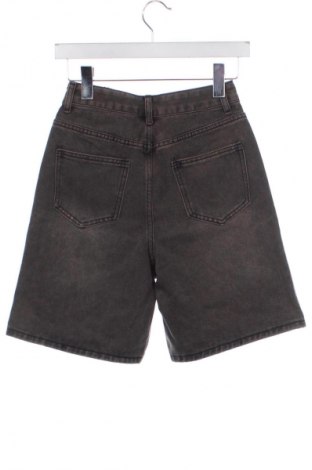Pantaloni scurți de femei DAZY, Mărime XS, Culoare Maro, Preț 50,00 Lei