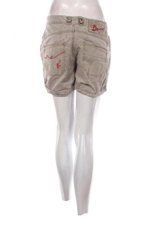 Pantaloni scurți de femei Desigual, Mărime M, Culoare Multicolor, Preț 126,99 Lei