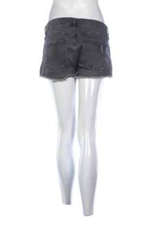 Pantaloni scurți de femei H&M, Mărime M, Culoare Gri, Preț 50,00 Lei
