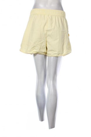 Pantaloni scurți de femei H&M, Mărime S, Culoare Galben, Preț 50,00 Lei