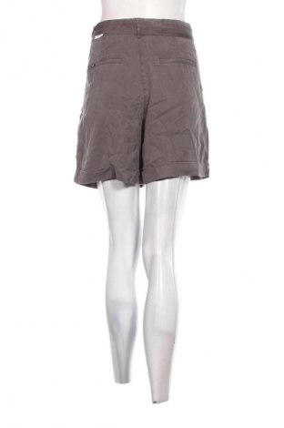 Damen Shorts Khujo, Größe M, Farbe Aschrosa, Preis 74,99 €