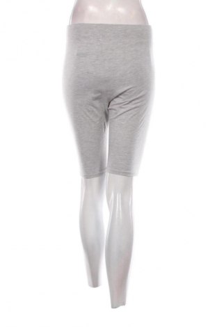 Pantaloni scurți de femei Sinsay, Mărime S, Culoare Gri, Preț 50,37 Lei