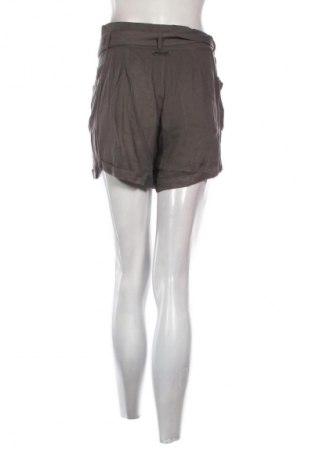 Damen Shorts Wolm, Größe S, Farbe Grün, Preis 17,39 €