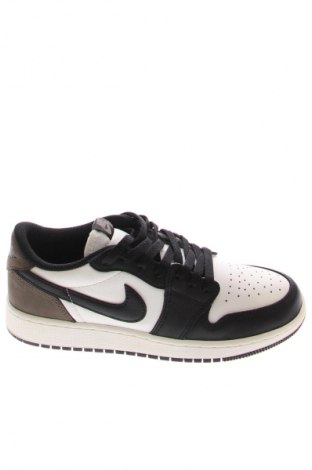 Dámske topánky  Nike, Veľkosť 38, Farba Čierna, Cena  123,04 €