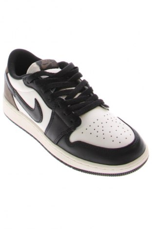 Dámske topánky  Nike, Veľkosť 38, Farba Čierna, Cena  123,04 €