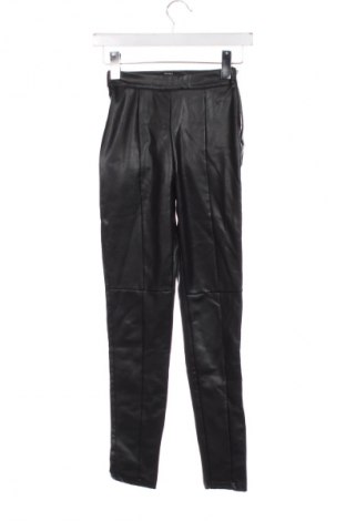 Dámské kalhoty  Bershka, Velikost XXS, Barva Černá, Cena  369,00 Kč