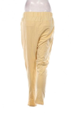 Pantaloni de femei Kaffe, Mărime XXL, Culoare Galben, Preț 110,53 Lei