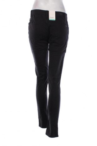Pantaloni de femei Pepe Jeans, Mărime M, Culoare Negru, Preț 484,99 Lei