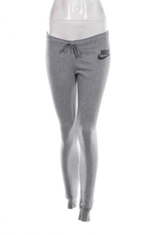 Dámske tepláky Nike, Veľkosť S, Farba Sivá, Cena  23,95 €