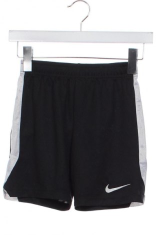 Kinder Shorts Nike, Größe 7-8y/ 128-134 cm, Farbe Schwarz, Preis 11,76 €