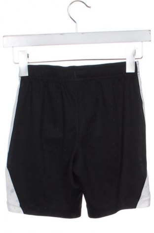 Kinder Shorts Nike, Größe 7-8y/ 128-134 cm, Farbe Schwarz, Preis 11,76 €