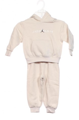 Детски спортен екип Air Jordan Nike, Размер 12-18m/ 80-86 см, Цвят Екрю, Цена 147,99 лв.