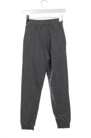 Pantaloni de trening, pentru copii Unbranded, Mărime 8-9y/ 134-140 cm, Culoare Gri, Preț 65,79 Lei