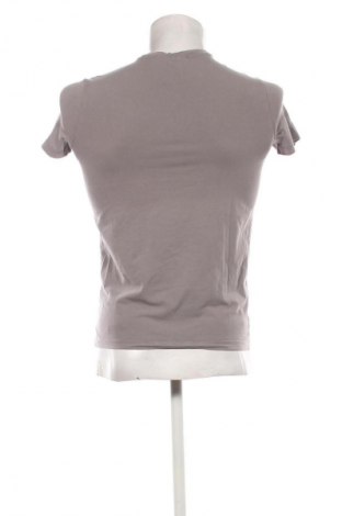Tricou de bărbați Emporio Armani, Mărime S, Culoare Maro, Preț 163,16 Lei