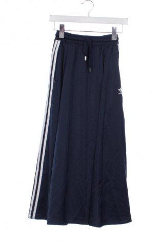 Пола Adidas Originals, Размер XS, Цвят Син, Цена 61,94 лв.