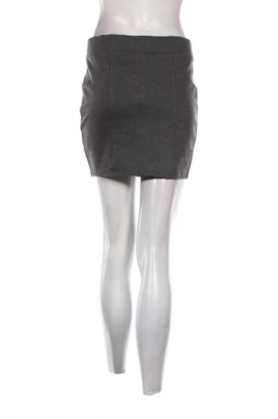 Rock Gina, Größe M, Farbe Grau, Preis 9,72 €