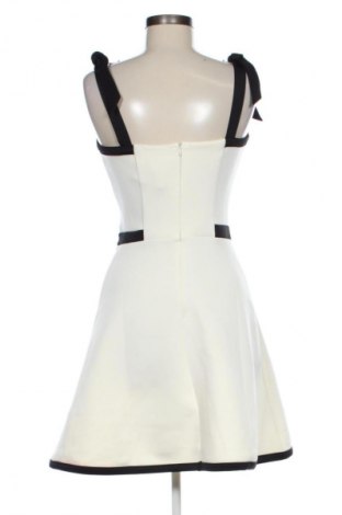 Рокля Anna Field, Размер M, Цвят Екрю, Цена 37,99 лв.