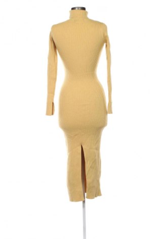 Sukienka Bershka, Rozmiar M, Kolor Żółty, Cena 75,99 zł