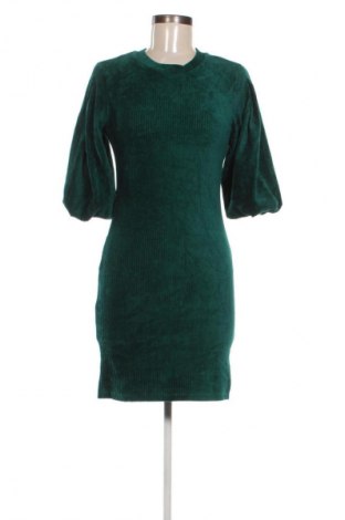 Šaty  Bershka, Velikost M, Barva Zelená, Cena  469,00 Kč