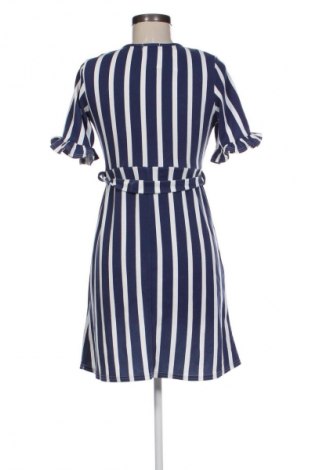 Kleid Boohoo, Größe M, Farbe Mehrfarbig, Preis 11,99 €