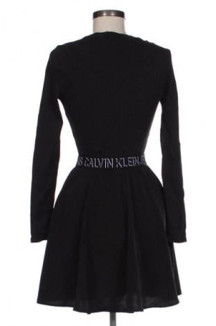 Kleid Calvin Klein Jeans, Größe XS, Farbe Schwarz, Preis 35,00 €