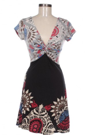 Šaty  Desigual, Velikost M, Barva Vícebarevné, Cena  1 041,00 Kč