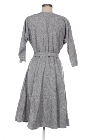 Rochie H&M, Mărime M, Culoare Gri, Preț 142,50 Lei