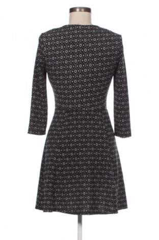 Рокля H&M, Размер S, Цвят Многоцветен, Цена 29,33 лв.