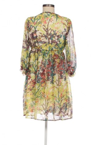 Šaty  H&M, Velikost M, Barva Vícebarevné, Cena  371,00 Kč