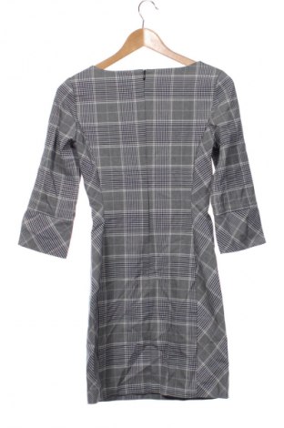 Рокля H&M, Размер XS, Цвят Многоцветен, Цена 12,99 лв.