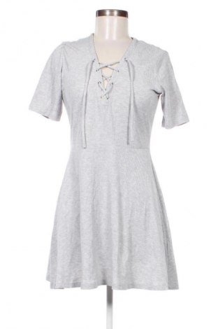 Рокля H&M Divided, Размер M, Цвят Сив, Цена 29,33 лв.