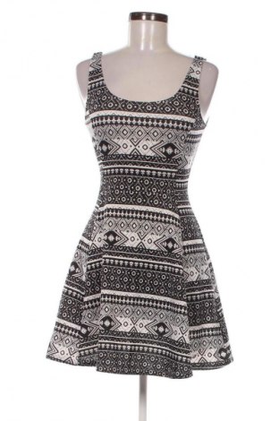Рокля H&M Divided, Размер S, Цвят Многоцветен, Цена 29,00 лв.