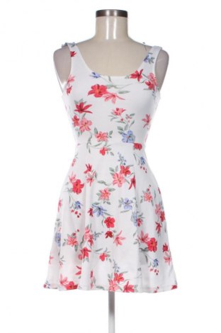 Рокля H&M Divided, Размер XS, Цвят Многоцветен, Цена 29,00 лв.