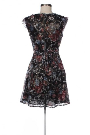 Kleid Mela, Größe M, Farbe Mehrfarbig, Preis 45,99 €