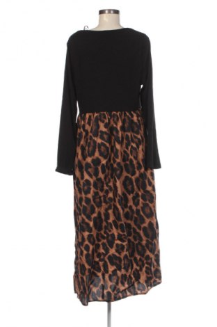 Kleid New Look, Größe 3XL, Farbe Mehrfarbig, Preis 31,99 €