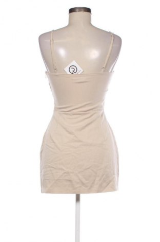 Kleid Pretty Little Thing, Größe M, Farbe Beige, Preis € 14,83