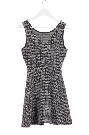 Рокля Pull&Bear, Размер M, Цвят Многоцветен, Цена 29,99 лв.