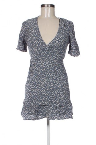 Šaty  Pull&Bear, Velikost XS, Barva Vícebarevné, Cena  367,00 Kč