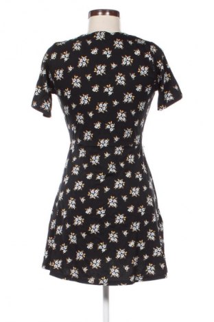 Рокля Pull&Bear, Размер M, Цвят Многоцветен, Цена 37,99 лв.
