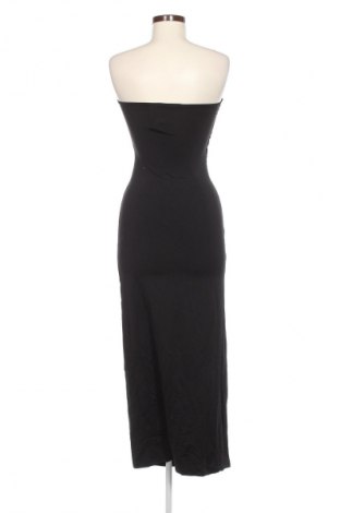 Sukienka Pull&Bear, Rozmiar S, Kolor Czarny, Cena 150,99 zł