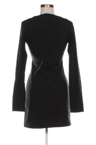 Sukienka Pull&Bear, Rozmiar XL, Kolor Czarny, Cena 95,99 zł