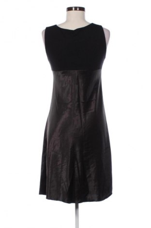 Kleid Rinascimento, Größe M, Farbe Schwarz, Preis 41,98 €
