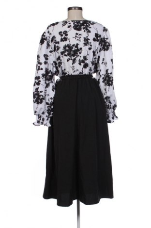 Rochie SHEIN, Mărime XL, Culoare Multicolor, Preț 76,30 Lei