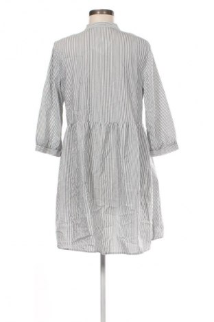 Рокля Vero Moda, Размер M, Цвят Многоцветен, Цена 34,00 лв.