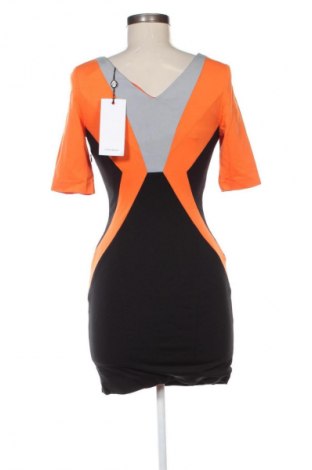 Рокля Vero Moda, Размер XS, Цвят Многоцветен, Цена 50,99 лв.