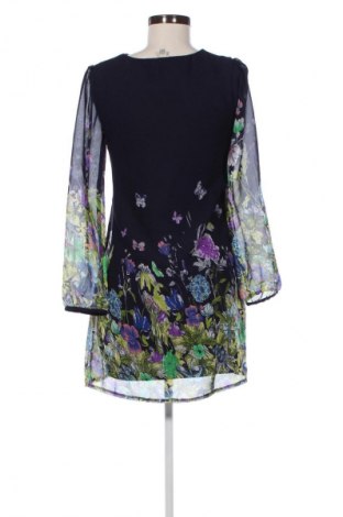 Kleid Yumi, Größe M, Farbe Mehrfarbig, Preis € 25,00