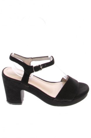 Sandály About You, Velikost 36, Barva Černá, Cena  399,00 Kč