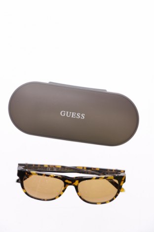Слънчеви очила Guess, Цвят Многоцветен, Цена 203,30 лв.