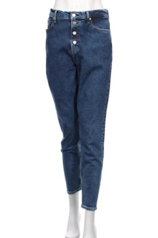 Дамски дънки Calvin Klein Jeans, Размер M, Цвят Син, 99% памук, 1% еластан, Цена 186,75 лв.