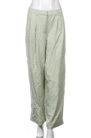 Дамски панталон Weekday, Размер S, Цвят Зелен, Лиосел, Цена 53,36 лв.